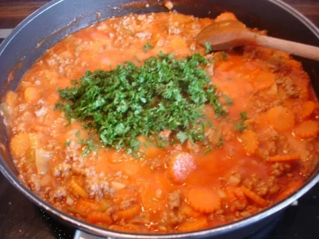 Rezept: Mett-Gemüse-Sauce mit Nudeln Bild Nr. 18 Mett-Gemüse-Sauce mit Nudeln - Rezept - Bild Nr. 18