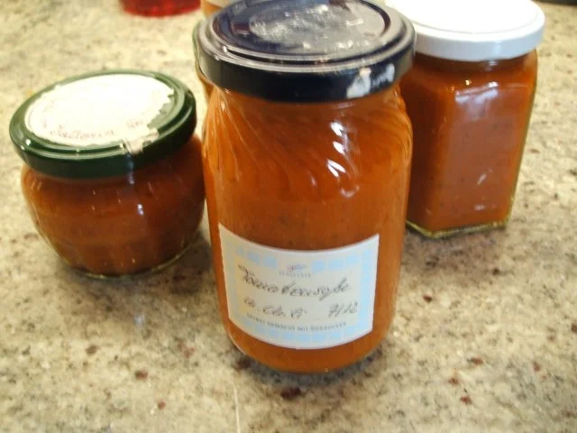 Soßen: Tomatensoße eingekocht - Rezept