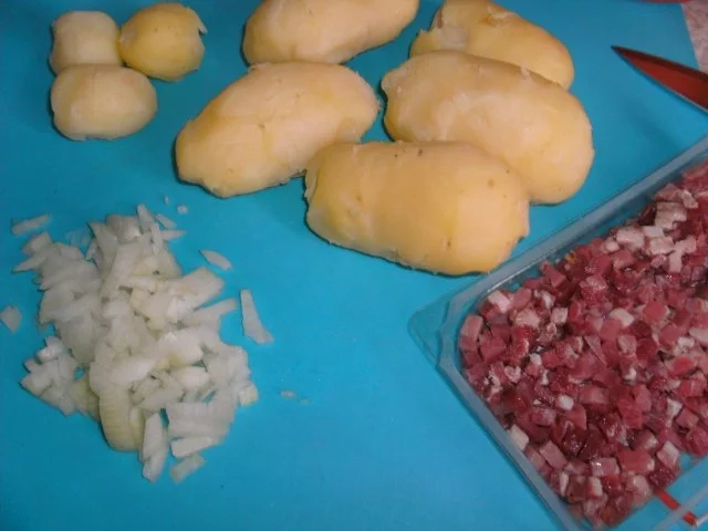 Fleischkäse mit Ei auf Pfeffer- Rahmsauce - Rezept - Bild Nr. 2