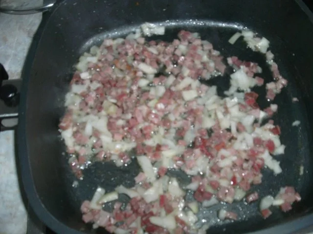 Fleischkäse mit Ei auf Pfeffer- Rahmsauce - Rezept - Bild Nr. 5