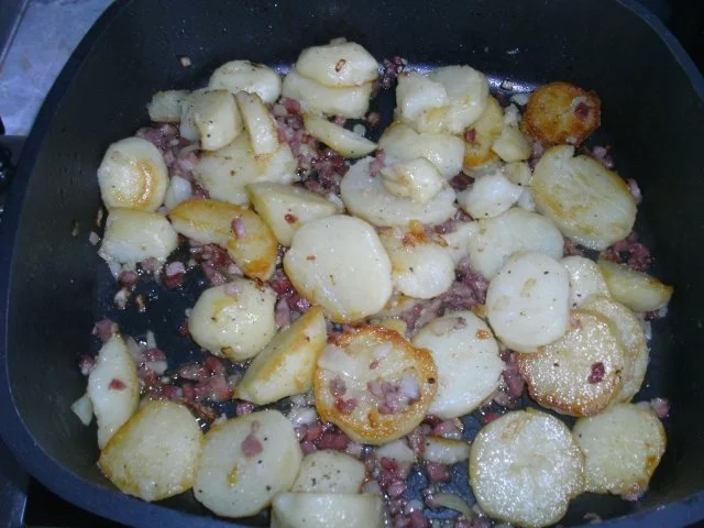 Fleischkäse mit Ei auf Pfeffer- Rahmsauce - Rezept - Bild Nr. 6