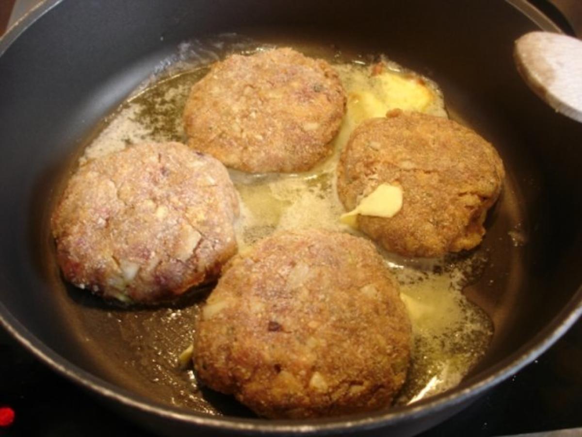 Frikadellen mit Kartoffelpüree und Feldsalat - Rezept - Bild Nr. 5