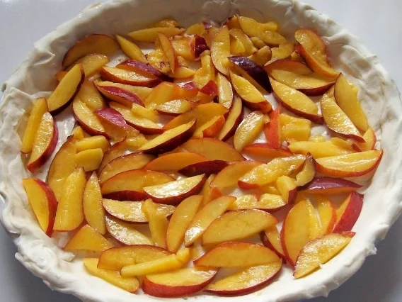 Rezept: Blätterteigtarte mit Nektarinen und Ziegenkäse Bild Nr. 5 Blätterteigtarte mit Nektarinen und Ziegenkäse - Rezept - Bild Nr. 5