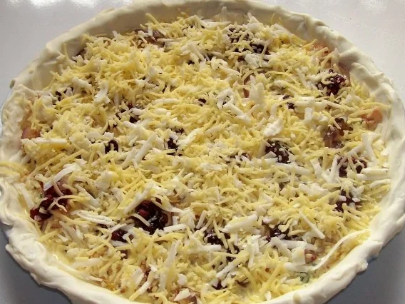 Rezept: Blätterteigtarte mit Nektarinen und Ziegenkäse Bild Nr. 8 Blätterteigtarte mit Nektarinen und Ziegenkäse - Rezept - Bild Nr. 8