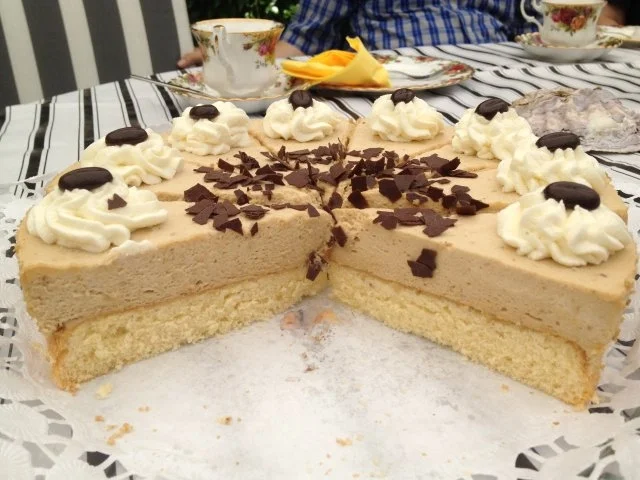 Rezept: Espresso-Sahne-Torte mit Mokkabohnen Espresso-Sahne-Torte mit Mokkabohnen - Rezept