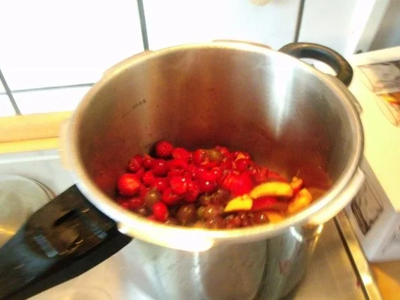 Rezept: °°4 Fruchtsommermarmelade°° Bild Nr. 4 °°4 Fruchtsommermarmelade°° - Rezept - Bild Nr. 4