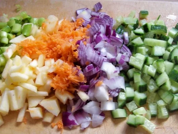 Hauptspeise: Sommerlicher Hähnchensalat mit Ananas - Rezept - Bild Nr. 3