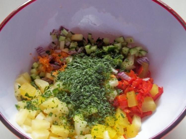 Hauptspeise: Sommerlicher Hähnchensalat mit Ananas - Rezept - kochbar.de