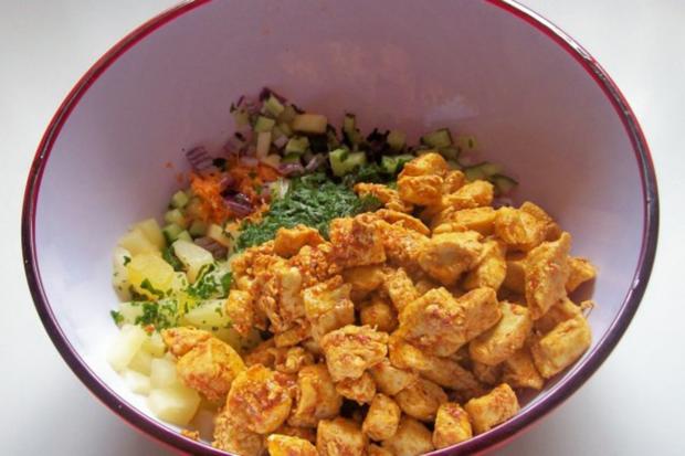 Hauptspeise: Sommerlicher Hähnchensalat mit Ananas - Rezept - kochbar.de