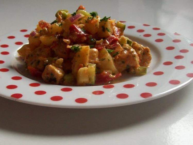 Hauptspeise: Sommerlicher Hähnchensalat mit Ananas - Rezept - kochbar.de