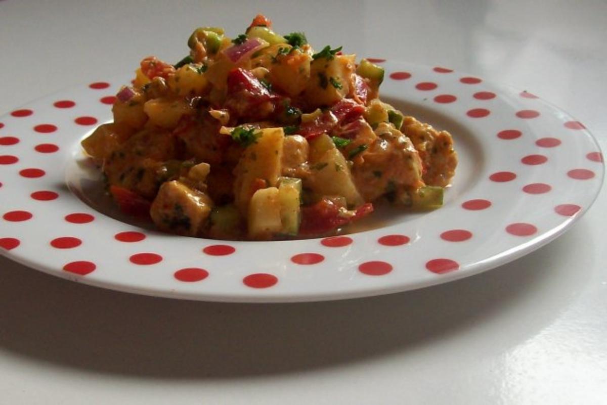 Bilder für Hauptspeise: Sommerlicher Hähnchensalat mit Ananas - Rezept