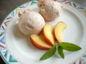 Rezept: Nektarinen-Minz-Eis Nektarinen-Minz-Eis - Rezept