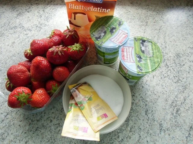 Rezept: ♥ Erdbeer- Sahne - Rolle ♥ Bild Nr. 4 ♥ Erdbeer- Sahne - Rolle ♥ - Rezept - Bild Nr. 4