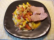 Rezept: Paprika-Zucchini-Bohnen-Salat mit Grillkäse Paprika-Zucchini-Bohnen-Salat mit Grillkäse - Rezept