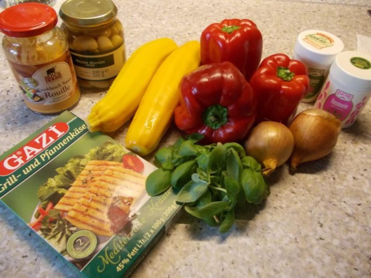 Paprika-Zucchini-Bohnen-Salat mit Grillkäse - Rezept - Bild Nr. 2