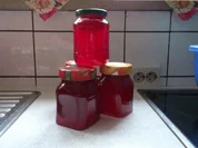 Rezept: Johannisbeergelee mit Wein und Nelken Johannisbeergelee mit Wein und Nelken - Rezept