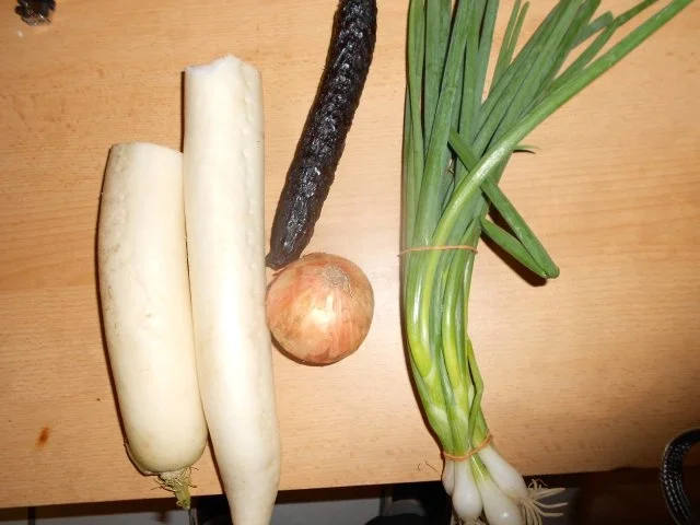 Rezept: Schwäbischer weißer Rettichsalat mit Frühlingszwiebel Bild Nr. 2 Schwäbischer weißer Rettichsalat mit Frühlingszwiebel - Rezept - Bild Nr. 2