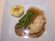 Rezept: Hähnchenroulade mit Kapern an Röstzwiebel- Kartoffelpüree Hähnchenroulade mit Kapern an Röstzwiebel- Kartoffelpüree - Rezept