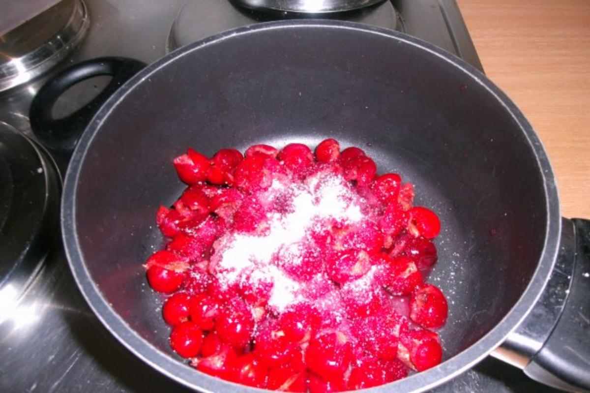 Rote Grütze aus frischem Obst mit Vanillesosse - Rezept - Bild Nr. 7