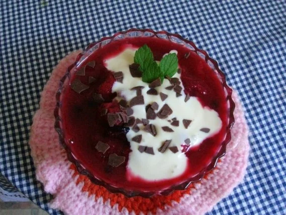 Rote Grütze aus frischem Obst mit Vanillesosse - Rezept - Bild Nr. 11