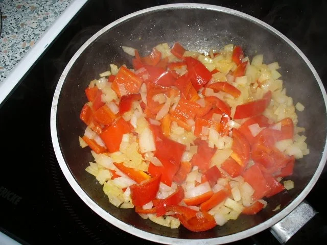 Deftiges Brot mit Paprikagemüse - Rezept - Bild Nr. 6