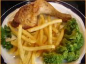 Hähnchenkeule mit Brokkoli und Pommes frites - Rezept