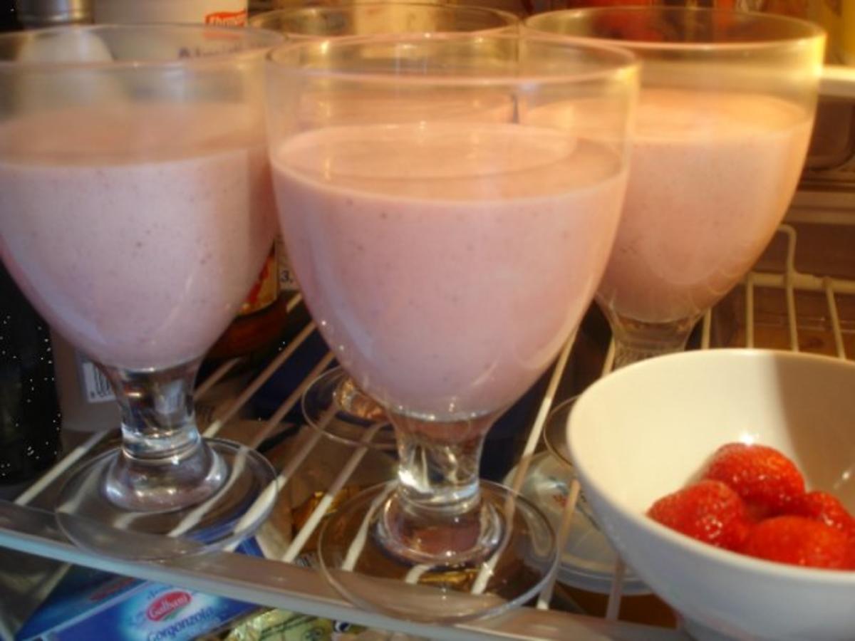 Mascarpone – Quark Erdbeercreme - einfach - von MausVoh Mascarpone – Quark Erdbeercreme - einfach - von MausVoh