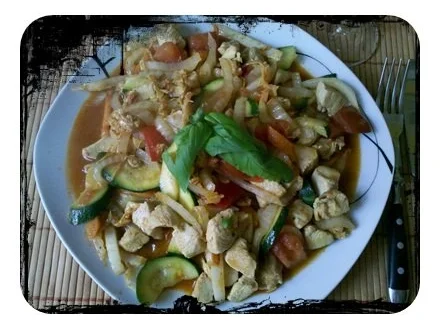 Geflügel: Thailändische Hähnchenpfanne mit Gemüse - Rezept - Bild Nr. 10