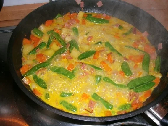 Rezept: Frisches Gartengemüse in Schmelzkäsesosse Bild Nr. 13 Frisches Gartengemüse in Schmelzkäsesosse - Rezept - Bild Nr. 13