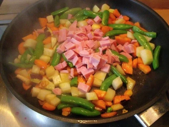 Rezept: Frisches Gartengemüse in Schmelzkäsesosse Bild Nr. 8 Frisches Gartengemüse in Schmelzkäsesosse - Rezept - Bild Nr. 8