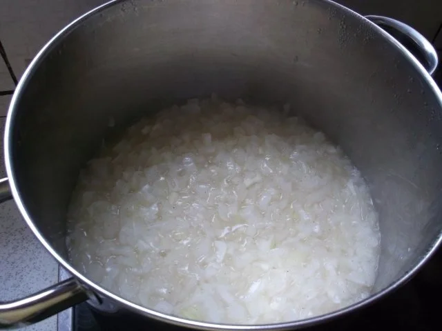 Rezept: Zwiebelmus mit Knoblauch und Kräutern Bild Nr. 4 Zwiebelmus mit Knoblauch und Kräutern - Rezept - Bild Nr. 4