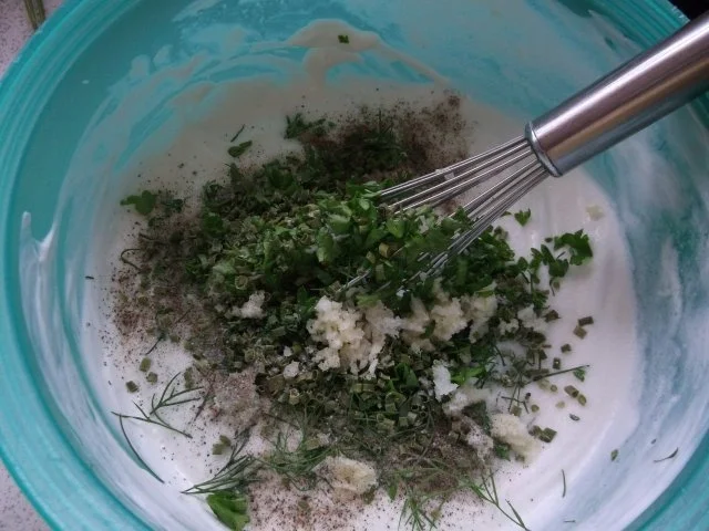 Rezept: Knoblauch-Kräuterquark Bild Nr. 2 Knoblauch-Kräuterquark - Rezept - Bild Nr. 2