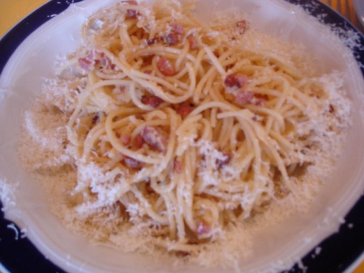 Spaghettini Carbonara mit Friseesalat - Rezept - Bild Nr. 16