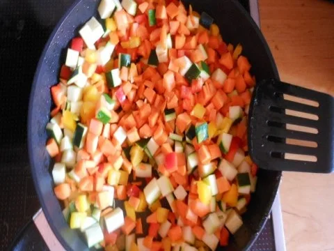 Rezept: Hähnchenbrust auf Gemüsebett mit Kartoffelecken Bild Nr. 2 Hähnchenbrust auf Gemüsebett mit Kartoffelecken - Rezept - Bild Nr. 2