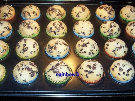 Backen: Stracciatella-Mini-Muffins - Rezept - Bild Nr. 3