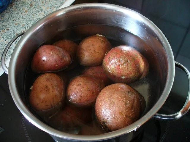 Schnitzel vom Schweinekamm mit Schwenkkartoffeln - Rezept - Bild Nr. 6