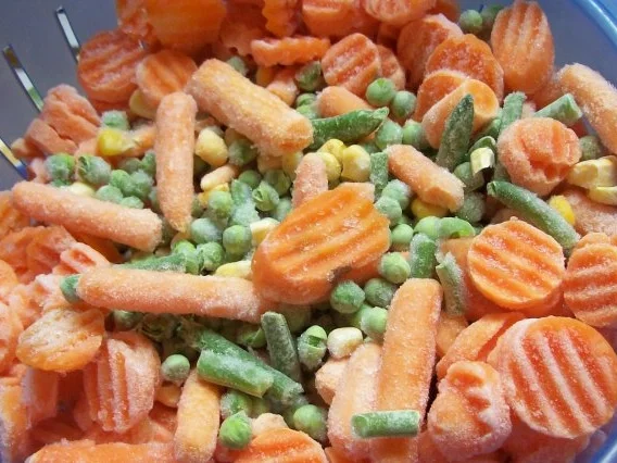 Bunter Gemüseeintopf mit Käse und Kräutern - Rezept - Bild Nr. 3