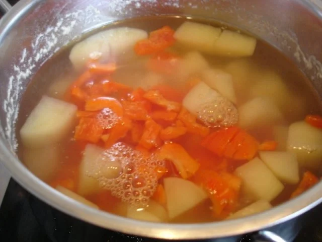 Rezept: Kohlrabischnitzel mit Paprika-Kartoffelpüree und Friseesalat Bild Nr. 8 Kohlrabischnitzel mit Paprika-Kartoffelpüree und Friseesalat - Rezept - Bild Nr. 8