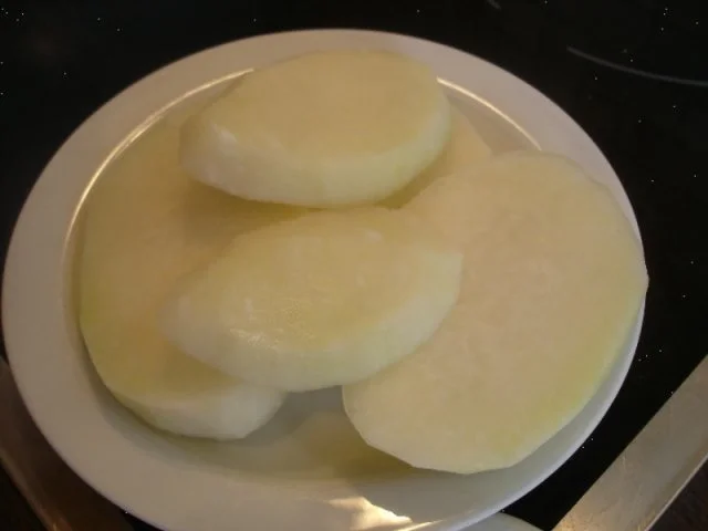 Rezept: Kohlrabischnitzel mit Paprika-Kartoffelpüree und Friseesalat Bild Nr. 11 Kohlrabischnitzel mit Paprika-Kartoffelpüree und Friseesalat - Rezept - Bild Nr. 11