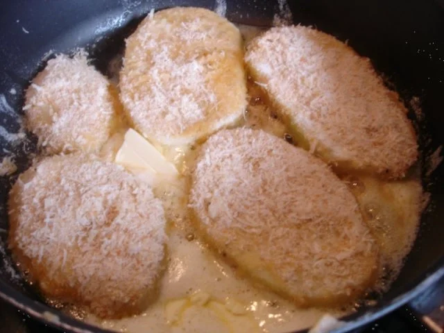 Rezept: Kohlrabischnitzel mit Paprika-Kartoffelpüree und Friseesalat Bild Nr. 15 Kohlrabischnitzel mit Paprika-Kartoffelpüree und Friseesalat - Rezept - Bild Nr. 15