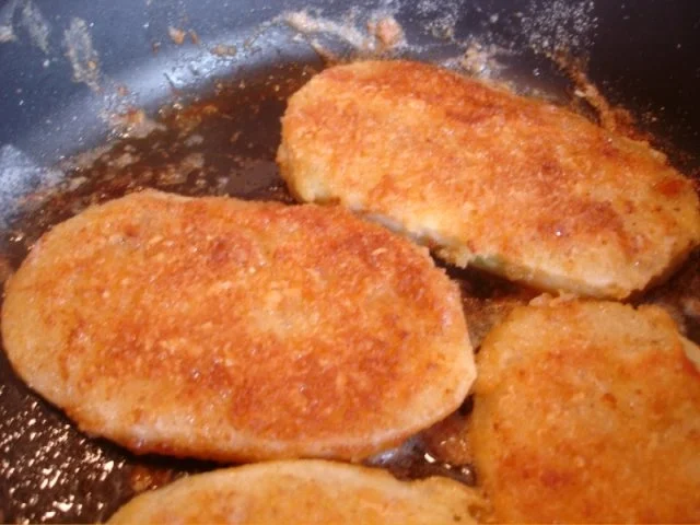 Rezept: Kohlrabischnitzel mit Paprika-Kartoffelpüree und Friseesalat Bild Nr. 18 Kohlrabischnitzel mit Paprika-Kartoffelpüree und Friseesalat - Rezept - Bild Nr. 18