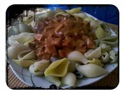 Rezept: Nudeln: Conchiglie Colori mit pikanter Soรe Nudeln: Conchiglie Colori mit pikanter Soรe - Rezept