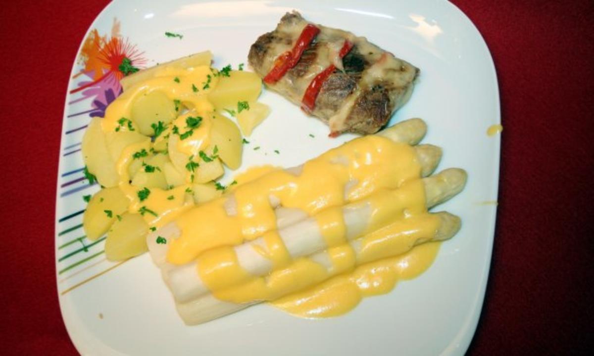 Filet Caprese mit Kartoffeln, dazu Spargel und Soße Hollandaise ...