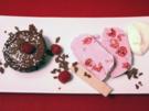 Himbeereis mit kleinem Schokokuchen und Cognacsahne - Rezept