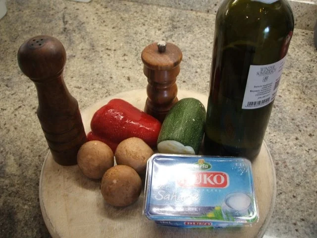 Frischkäse: Brotaufstrich aus Frischkäse und Gemüse - Rezept - Bild Nr. 2