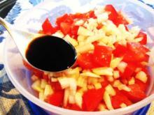 Tomatensalat mit Zwiebeln - Rezept