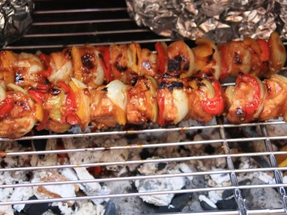 Hähnchen Spieße mit Honig Knoblauch Marinade - Rezept