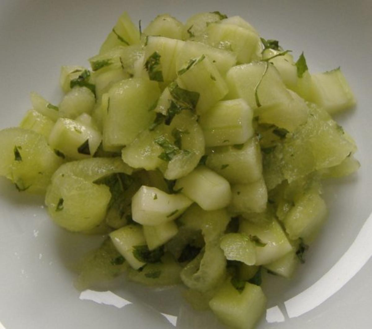 Köfte mit Gurken-Melonen-Salat - Rezept - Bild Nr. 3