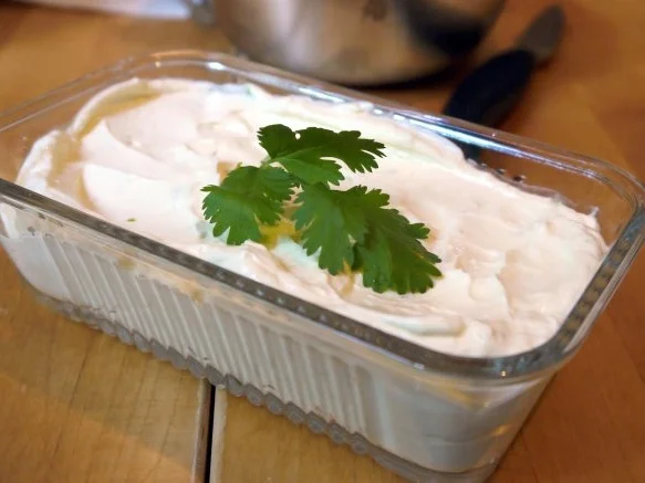 Rezept: Dim Sum mit Pfifferling-Hackfleisch-Füllung und Knobi-Dip Bild Nr. 3 Dim Sum mit Pfifferling-Hackfleisch-Füllung und Knobi-Dip - Rezept - Bild Nr. 3