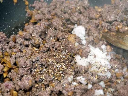 Rezept: Dim Sum mit Pfifferling-Hackfleisch-Füllung und Knobi-Dip Bild Nr. 7 Dim Sum mit Pfifferling-Hackfleisch-Füllung und Knobi-Dip - Rezept - Bild Nr. 7